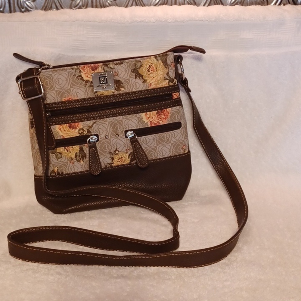 Stone Mountain USA crossbody purse long strap handbag